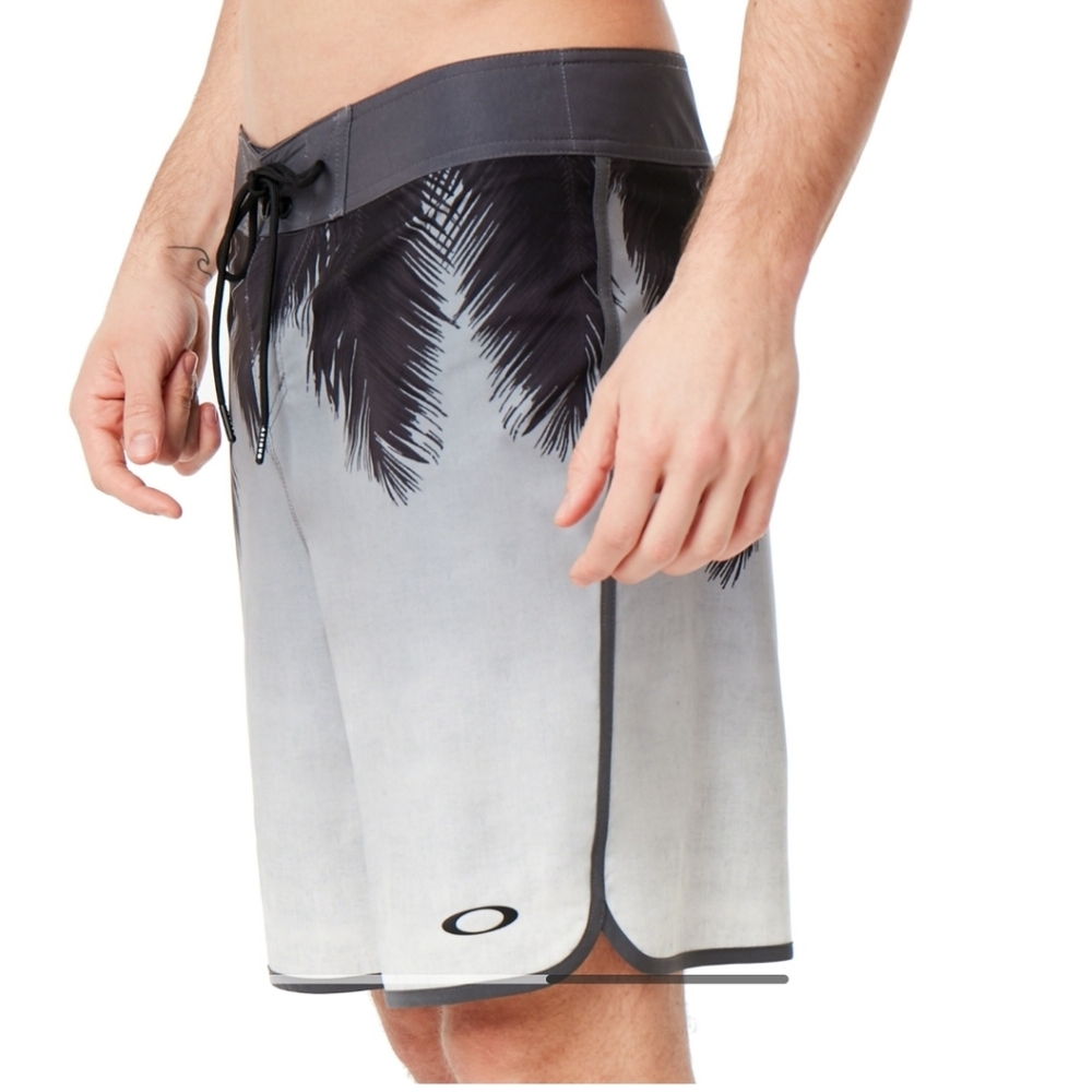 Oakley_Mirage Palm 19 Inches_Men Size 30